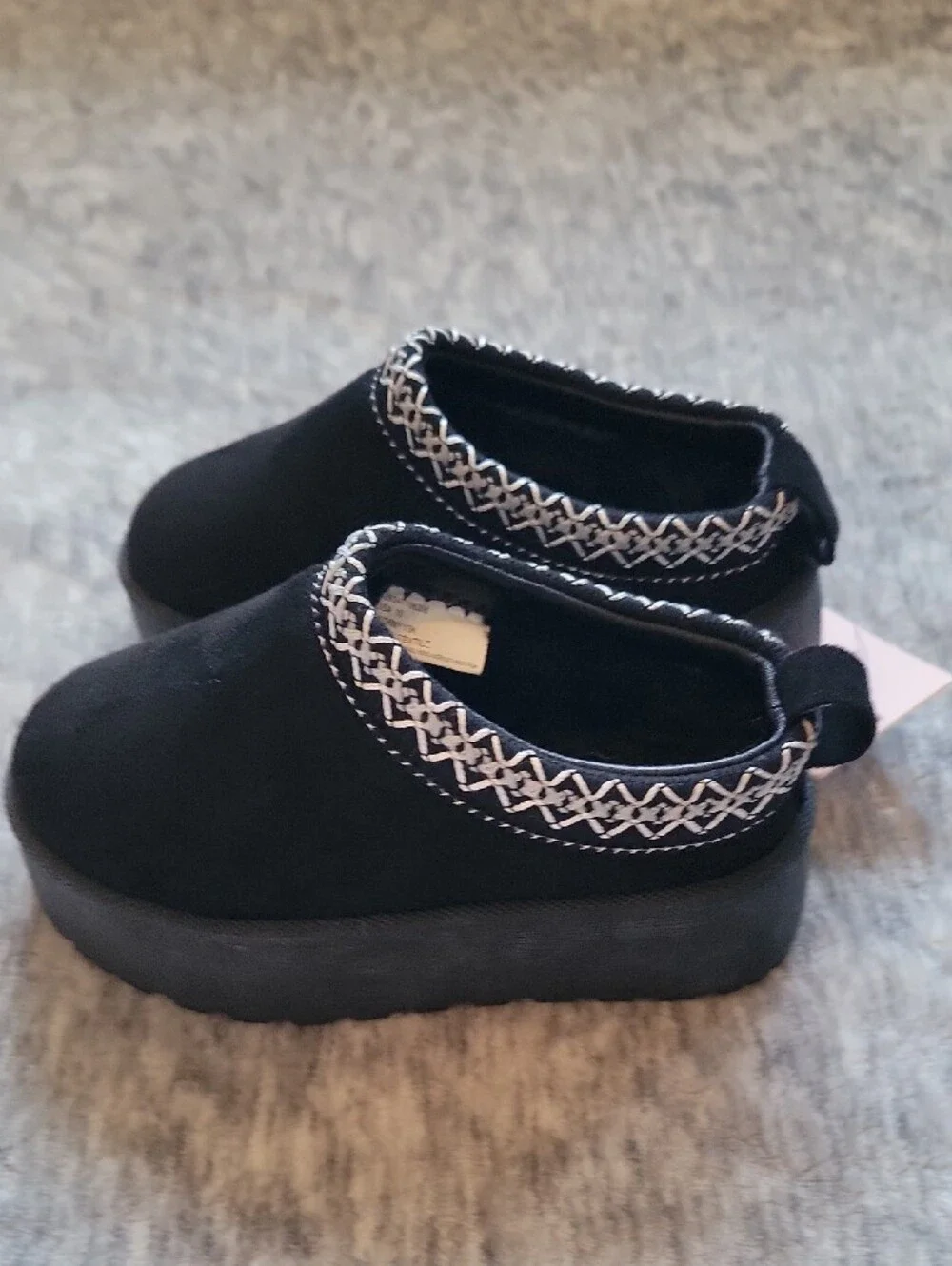 Olivia & Kate girls' Black Slip-On Shoes with White & Silver Trim Size 10